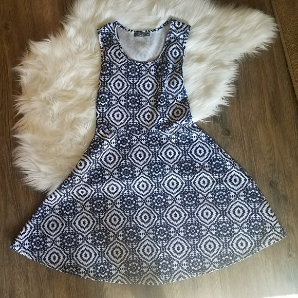🌞🌞 Juniors Geometric Dress - Picture 1 of 3